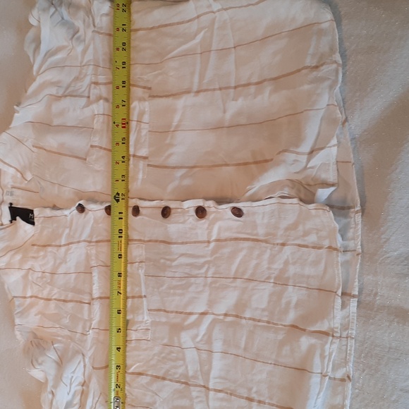 Gold and white long sleeve button down top size XL 100% rayon - Picture 6 of 10